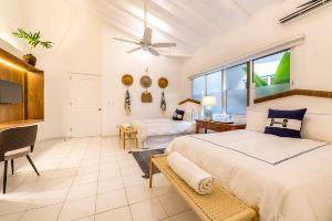 Centrally Located Renovated Luxury Villa Free Breakfast Service / Hotel Partner, La Romana