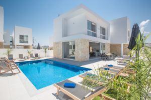 4 Bedroom Villa in Center | VIE Bleu Villa Vb3, Protaras