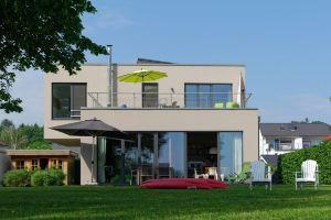 House on the Havelbogen directly on the water with canoe and jetty, terrace apartment, Werder