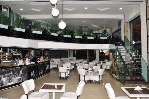 Val Fleuri Apartment with Balcony,, Casablanca