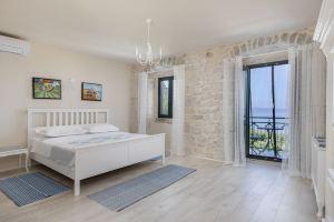 Last minute for June - romantic villa with pool and BBQ, 6 min from the sea, Drasnice
