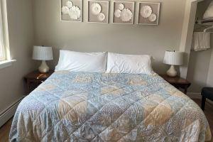 The Modern Moose. A Ranch Home Close to Airport. Apartments, Anchorage