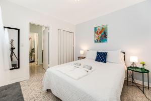 Stylish Retreat with Botanical Decor - Cozy and Serene Oasis Hotel, Miami