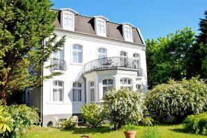 Villa im Ostseebad Baabe, Ostseebad Sellin