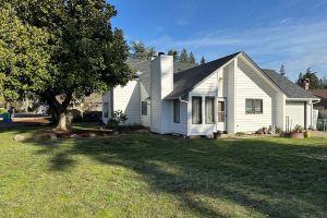 Fully Remodeled 2 Bedroom Home! Fantastic Central Location!, Eugene
