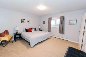 O'Malley View- private unit on quiet street near Campbell Creek greenbelt, Anchorage