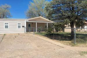 Clean Affordable & Cozy 4 BR 2BA Near TTU & UMC Apartments, Lubbock