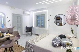 Exclusive Studio, Naxos Chora