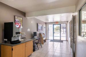 Studio 6, Midland