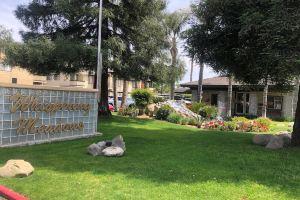 Whispering Meadows Apartments, Bakersfield