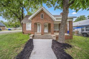 Charming, Historic Home Minutes from Magnolia Apartments, Waco