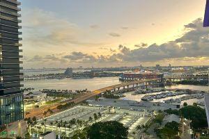 Spectacular ocean views luxury apartment is located in’s best location, Miami
