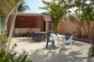 Shiny Beach Hotel, Thulusdhoo