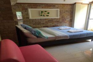Samed Inn Rayong, Samet Island