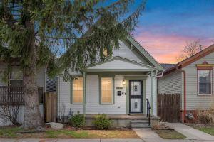 Backyard Dome, Games, Home in Corktown 4bd 2ba Apartments, Windsor