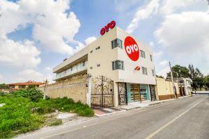 OYO Hotel Familiar Tollan Cholula, Puebla