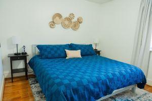 Rest Easy : King Bed : Downtown & Ft. Jackson 2Bd 1Bth Hotel