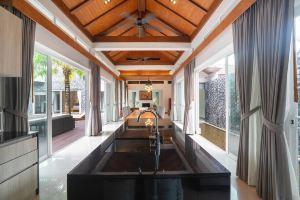 Luxury Botanical Modern Villa Large Private Pool, Nai Harn