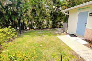 Prime Location in - Walking Distance to 5th Ave & Pet Friendly! Hotel, Naples
