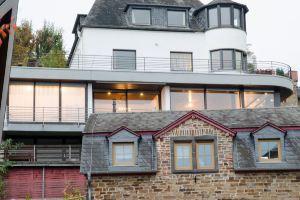 Spacious apartment with a panoramic view of the Rhine, Deutsches Eck and fortress, Koblenz