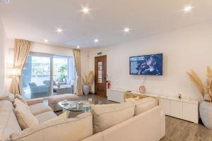 Modern Beautiful Pool and Sea Apt Qawra - Happy Rentals Apart-hotel, St. Pauls Bay