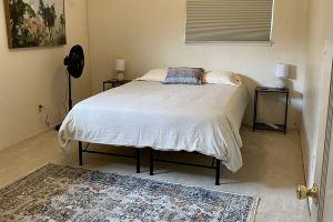 Large Home, Pool, 5 beds/3 baths, in the Heart of Apartments, Mountain View
