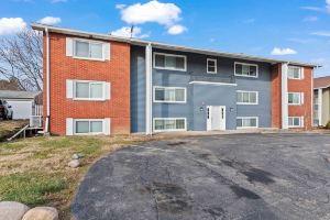 Fully Furnished with Parking and Washer Dryer - Charming Cozy Retreat Apartments, Springfield