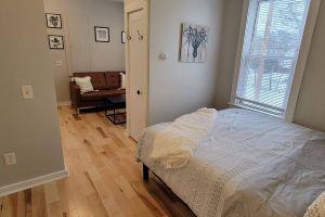 Little downtown gem with parking Hotel, Burlington