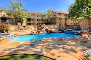 Chateau on the River Ww D301302 4 Bedroom Condo by RedAwning, New Braunfels