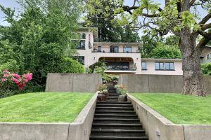 The Big Pink House, a University of Oregon Favorite, Eugene