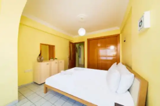 Pleasant Flat Near Beach with Sea View in Apartments, Kargicak