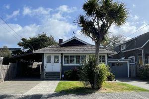 Sea La Vie - Just one block to beach and close walk to downtown! Hotel, Seaside