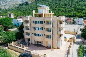 Hotel Dana, Canj