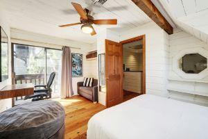 Breathtaking Canyon Views and Seasonal Pool - Beautiful Oasis Hotel, Austin