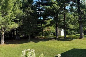 Cozy 4-Bedroom Cabin in · Sleeps 10 · Wi-Fi & AC, Wisconsin Dells