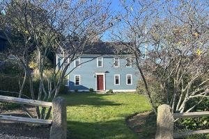 5 minute walk to Beach, Stage Fort Park, and Promenade! Hotel, Gloucester