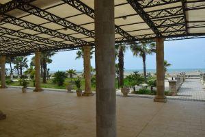 Royal Park Hotel, Golem