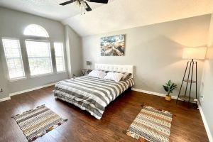 Private House in with Pool, Plano