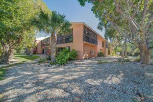Spacious 4-bedroom Villa steps from the pool, pickleball, & marina., Key Largo