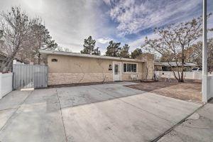Home with Private Pool Near the Strip! Apartments, Las Vegas