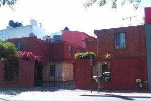 House Near the Center with Parking, Queretaro