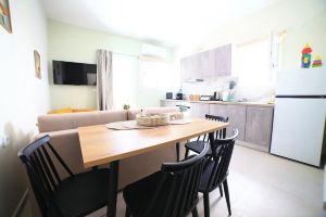 Charming 1-bedroom apartment in pleasant Galatas with AC, WiFi, Chania Town