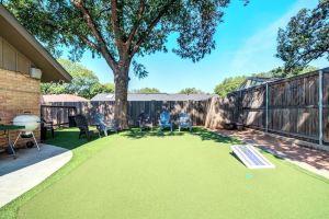 THE 806 - Sleeps 14+ - Perfect for BIG Groups Hotel, Lubbock