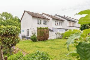 15 Minuten vom Frankfurt Station Entfernt. Geräumiges Haus mit 4 Schlafzimmer Cottage, Frankfurt am Main