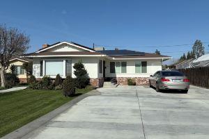 Location Location! Big Pool 2 bedroom suites plus 3 baths Heart of, Bakersfield