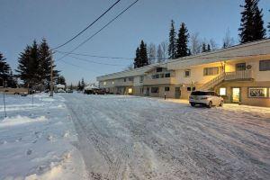 Near the Airport & Attractions! Spacious bedrooms. Free Parking & WiFi, Fairbanks