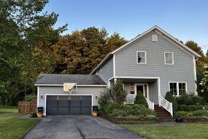 Bright, modern, spacious south end 5-bedroom home, Burlington