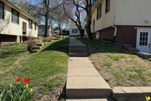 Cozy Private Basement in Mid-Town Apartments, Lincoln