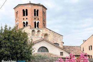 La Dolce Vita Santo Stefano Elegant Apartment with Private Terrace, Verona
