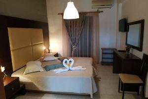 Eleni's Garden & Castello Suites, Alikanas